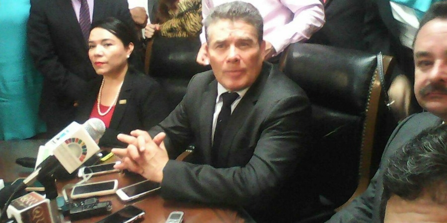 Se espera del gobierno federal una respuesta a la altura de la aportación de los maestros del país: Díaz de la Torre