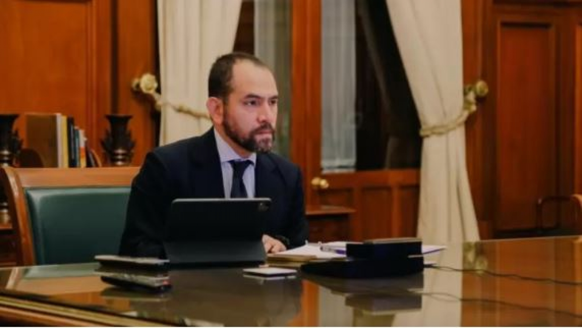 Uso de cubrebocas permitirá relanzar con mayor éxito la economía: Arturo Herrera