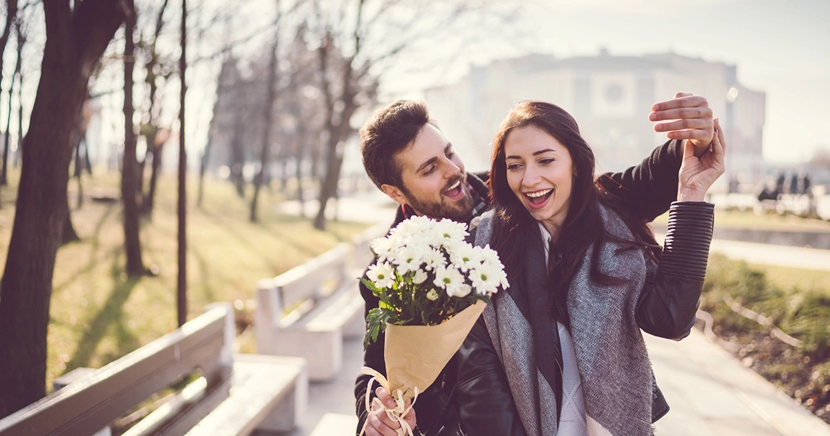¿Qué es el "Love bombing"?, estas señales te dirán si tu pareja te manipula
