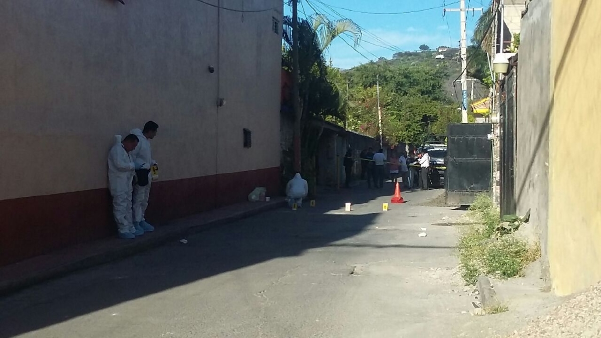 Asesinan a balazos a un albañil en Xochitepec