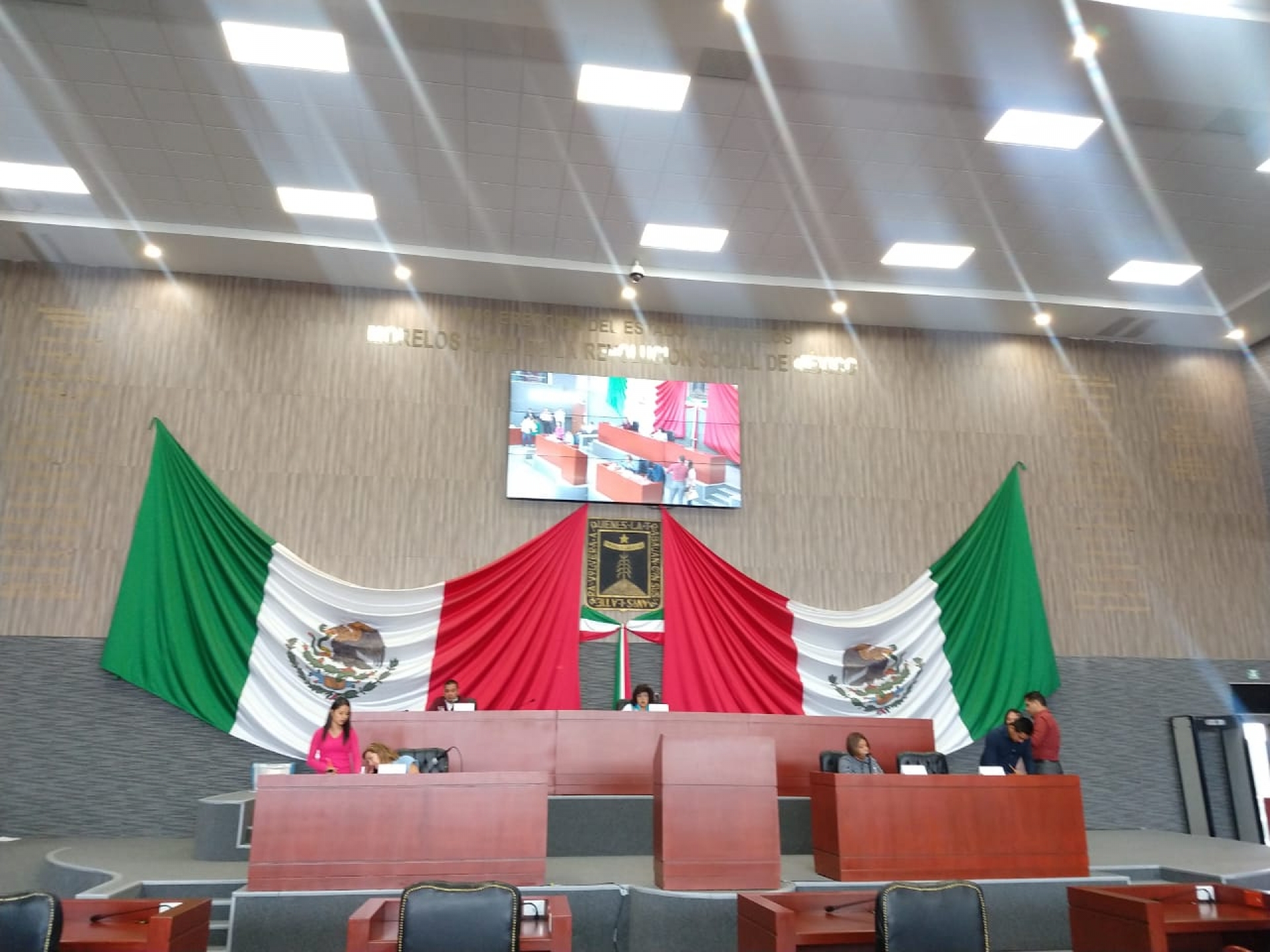 Convocan a periodo extraordinario de sesiones en el Congreso local