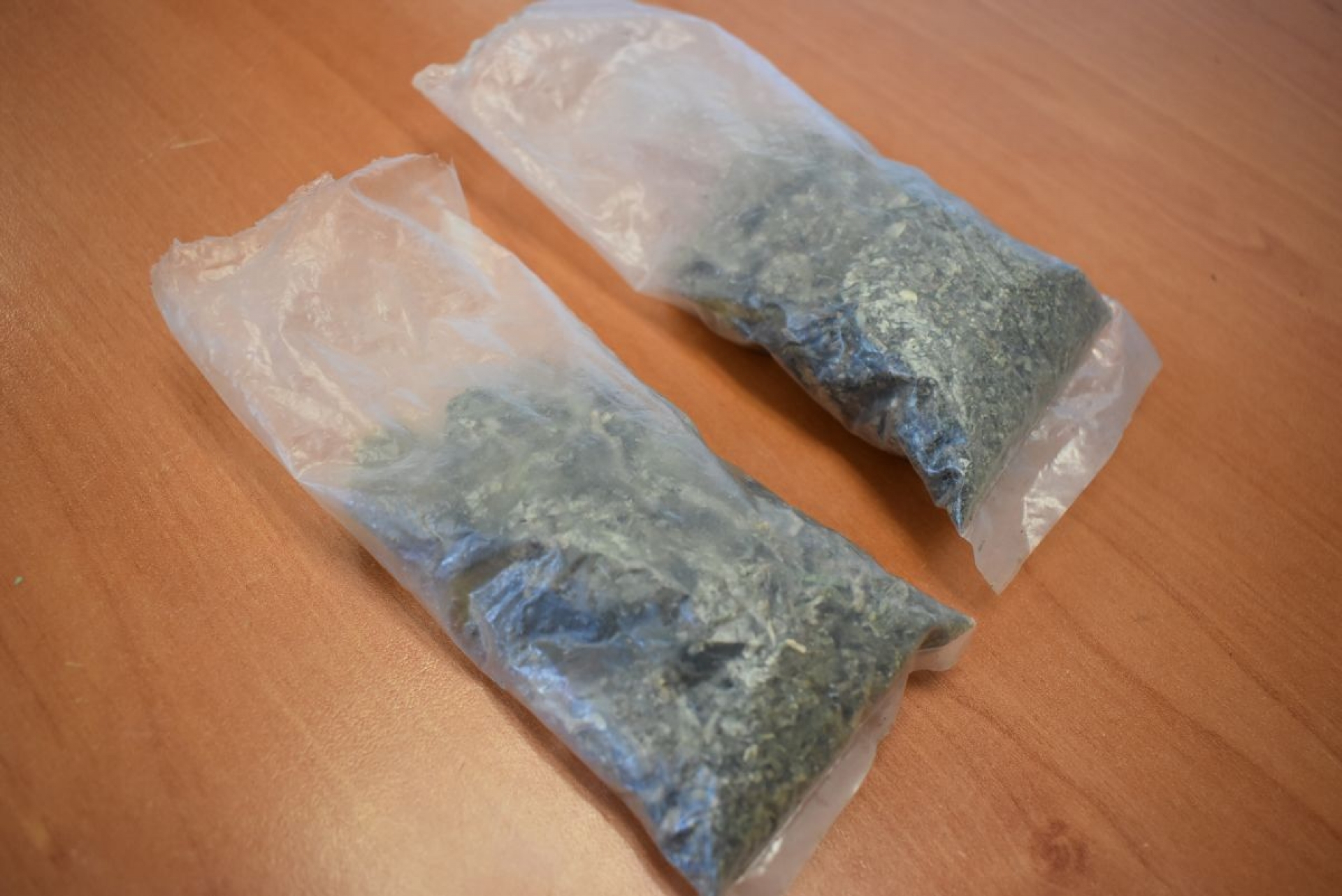 Arrestan a un adolescente en posesión de marihuana