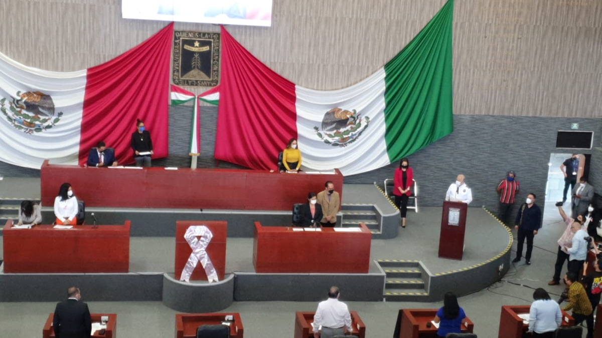 Comparece titular de la CES ante el Congreso del estado