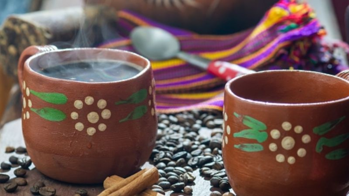 ¡No tiembles de frío! Mejor prepárate esta receta de café de olla con anís