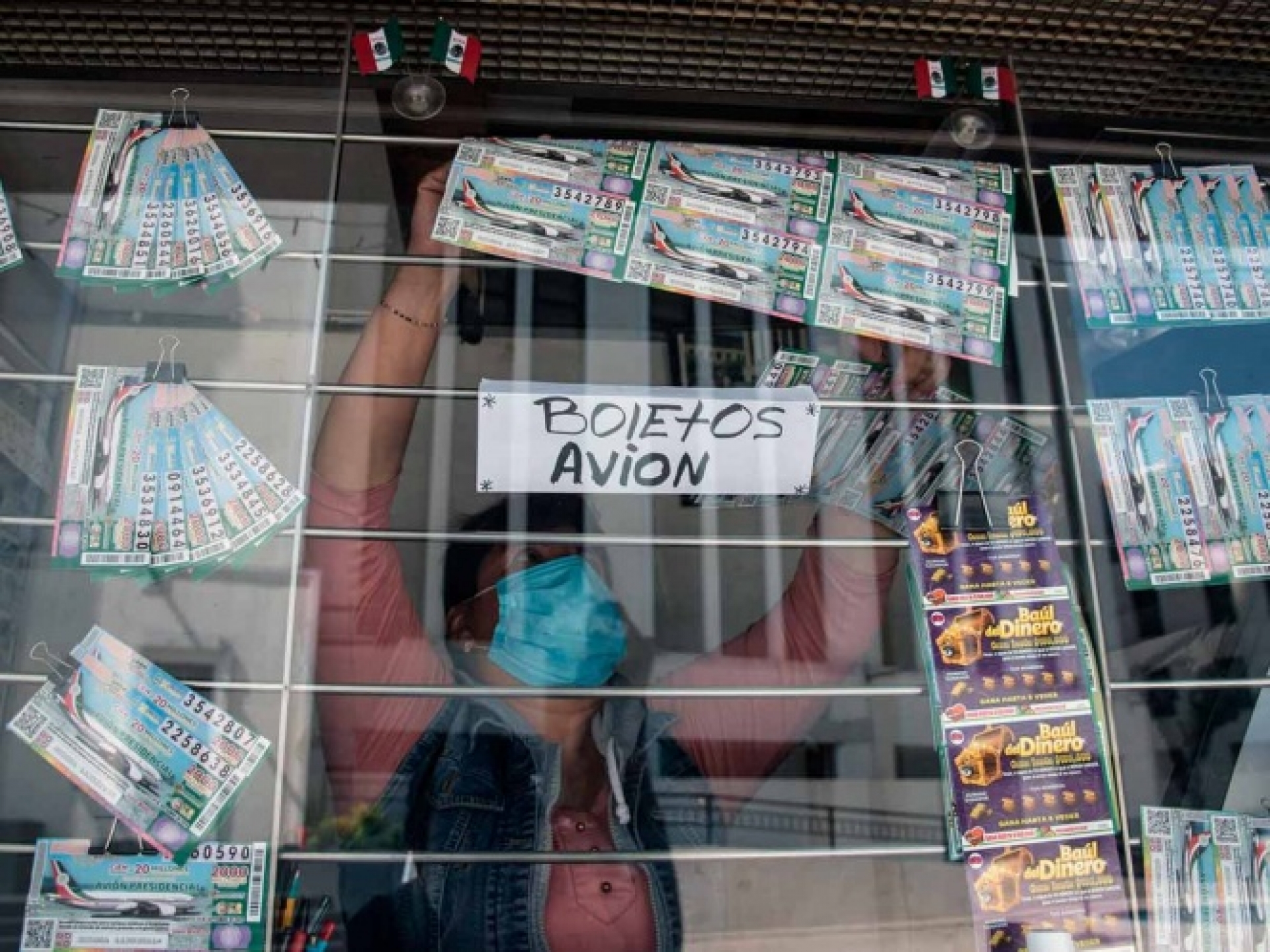 ‘Cumplimos con la meta de obtener para pagar premios de rifa de avión presidencial’