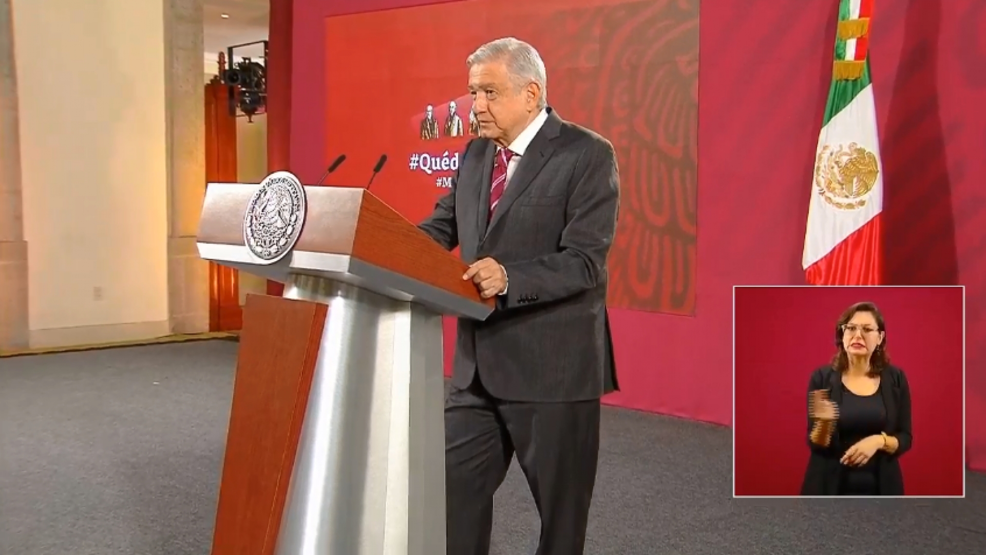 Debe haber crecimiento con democracia y bienestar, no con dictadura: López Obrador