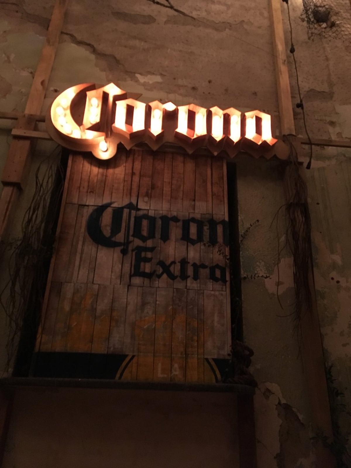 Corona sustituye su nombre por el de México
