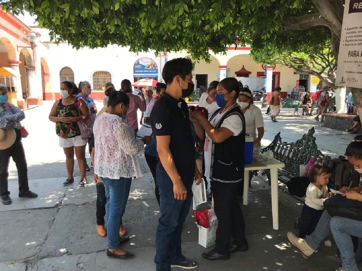 Implementan módulos para redoblar vacunación contra covid-19