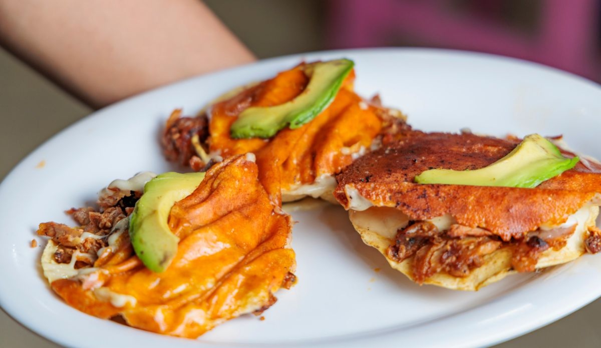 Cómo preparar volcanes de carne al pastor con queso crujiente en casa