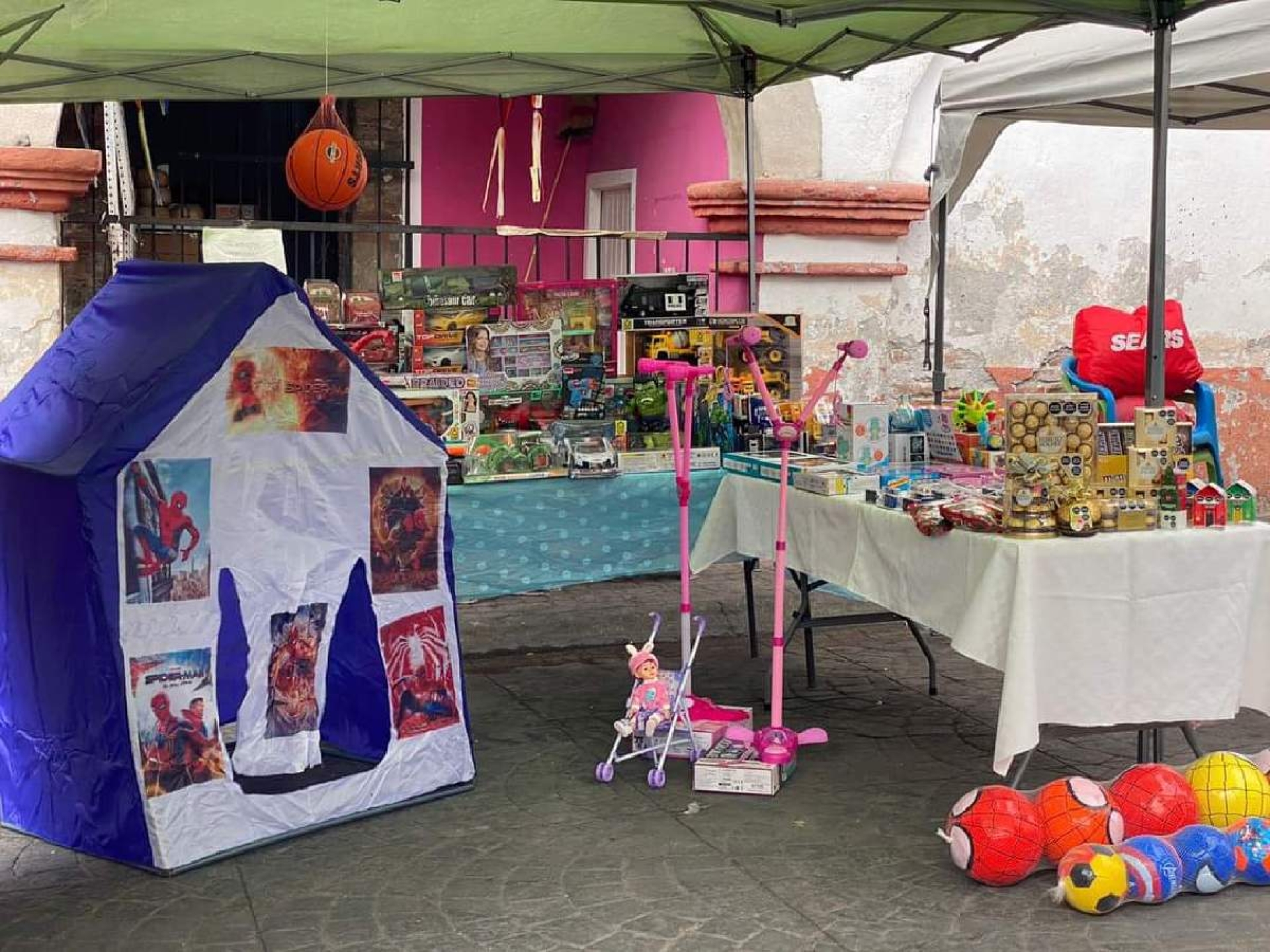 Instalan 'tianguis de Reyes' en Tetecala