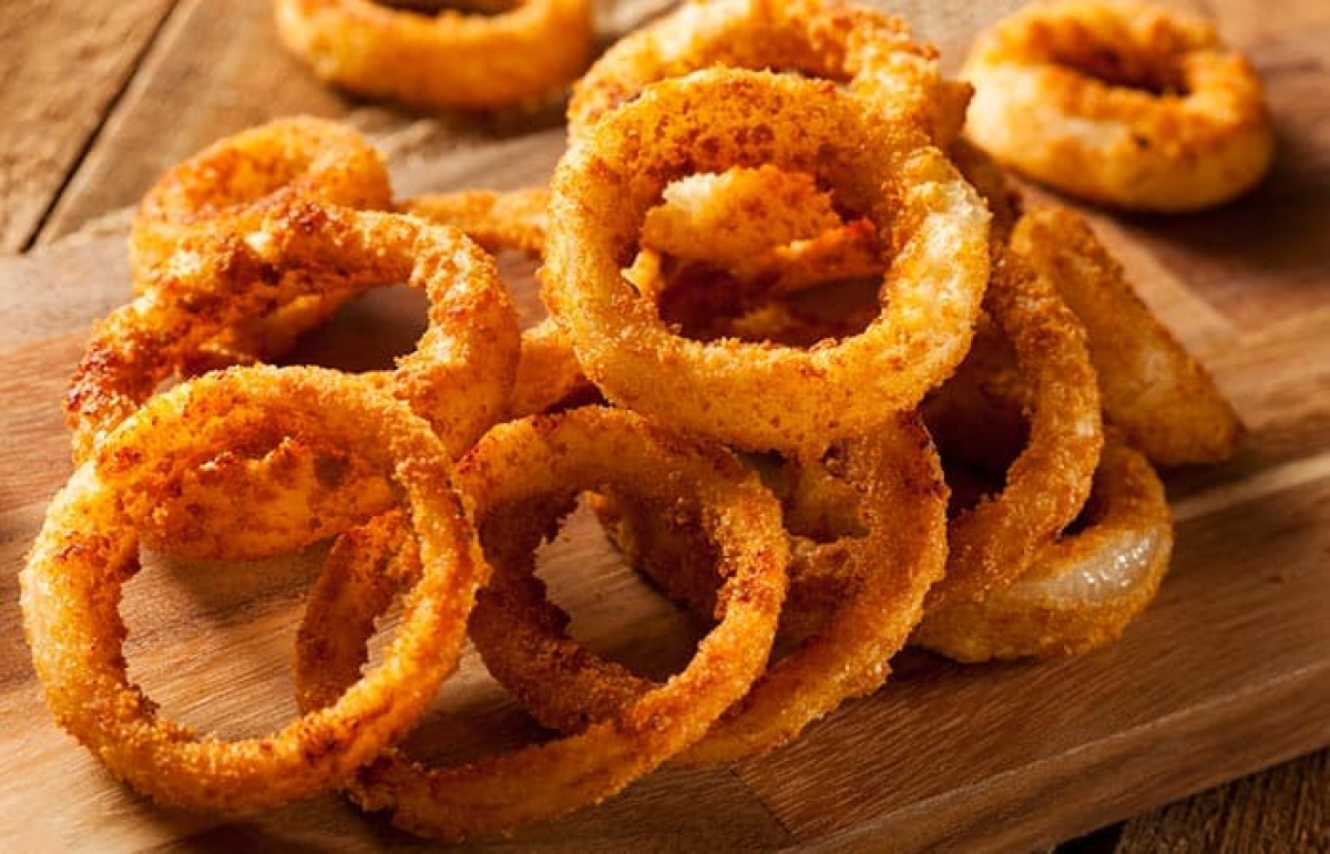 Receta para hacer unos crujientes, caseros y ricos aros de cebolla