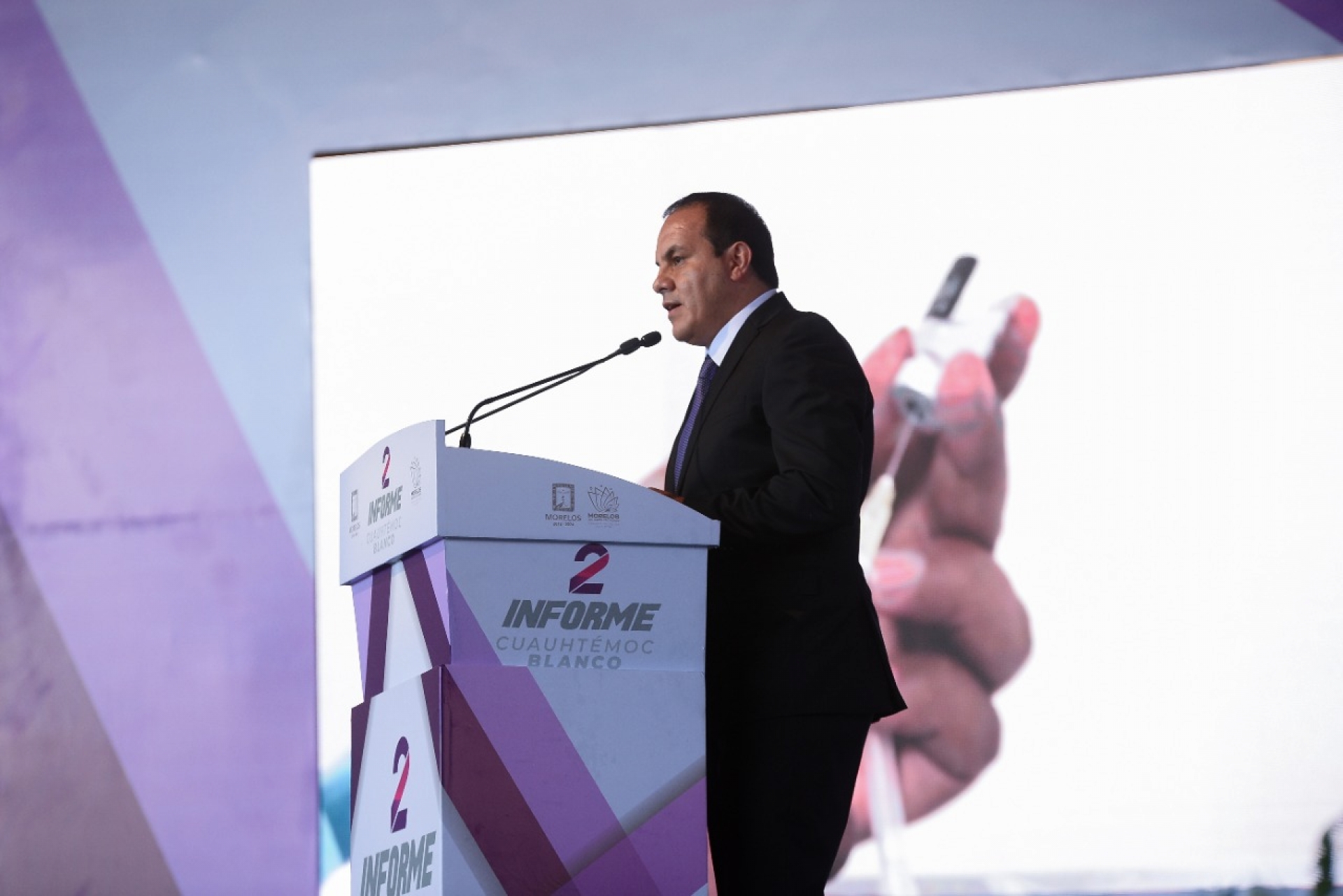 Prioridad, proteger salud de morelenses: Cuauhtémoc Blanco, en segundo informe de gobierno