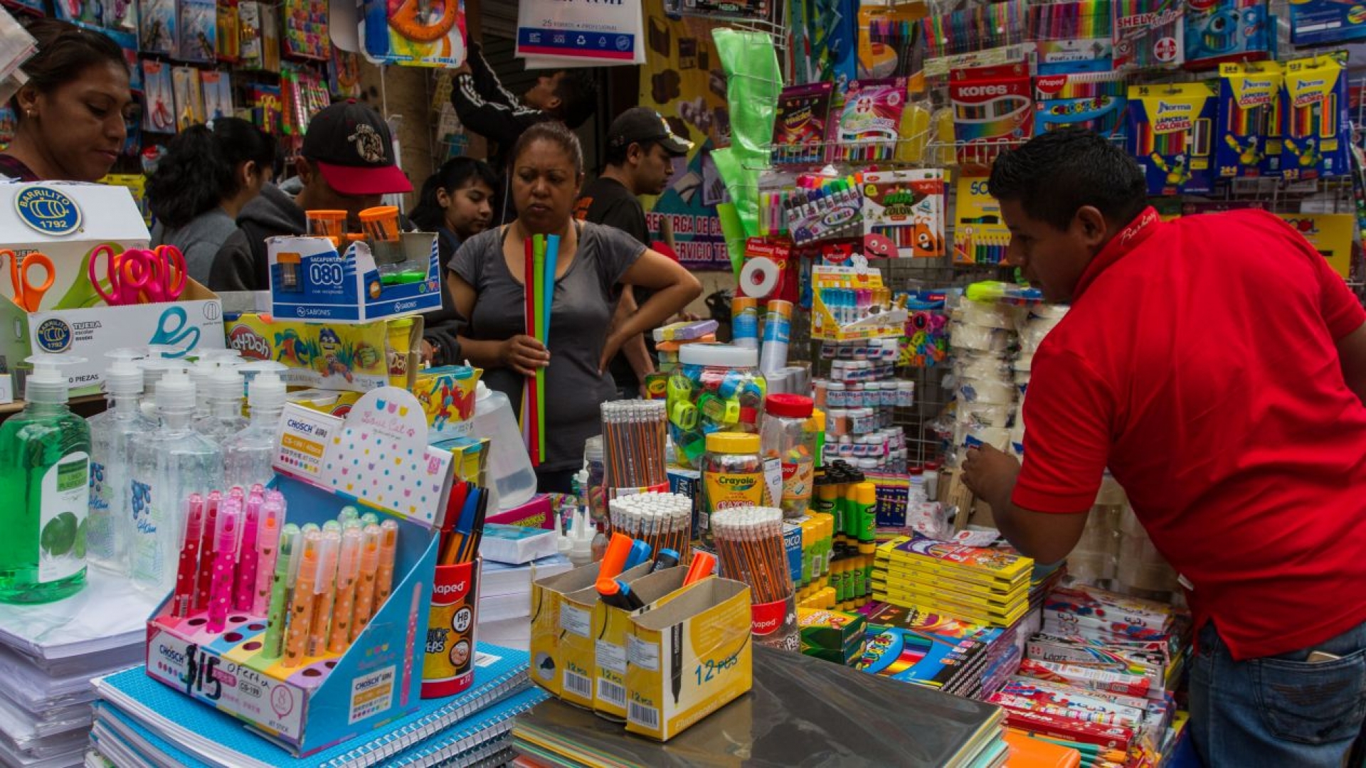 Mochilas y cuadernos, los que más subieron para el regreso a clases
