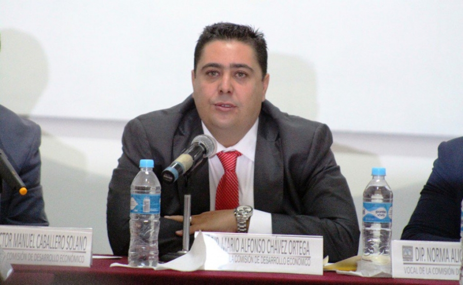 Anuncian iniciativa para reducir número de diputados
