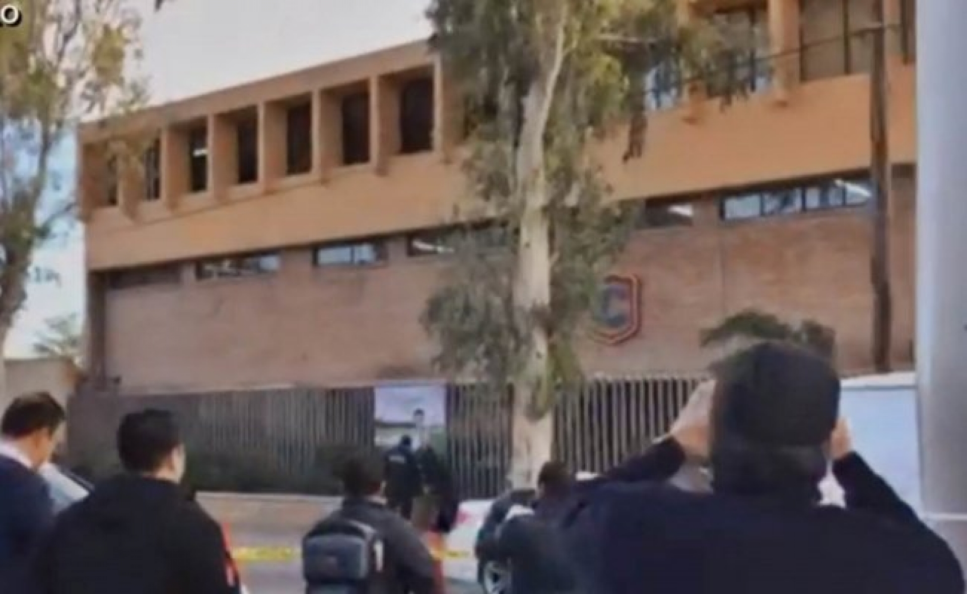 Alumno dispara contra maestra y compañeros en colegio de Torreón; hay dos muertos y 6 heridos