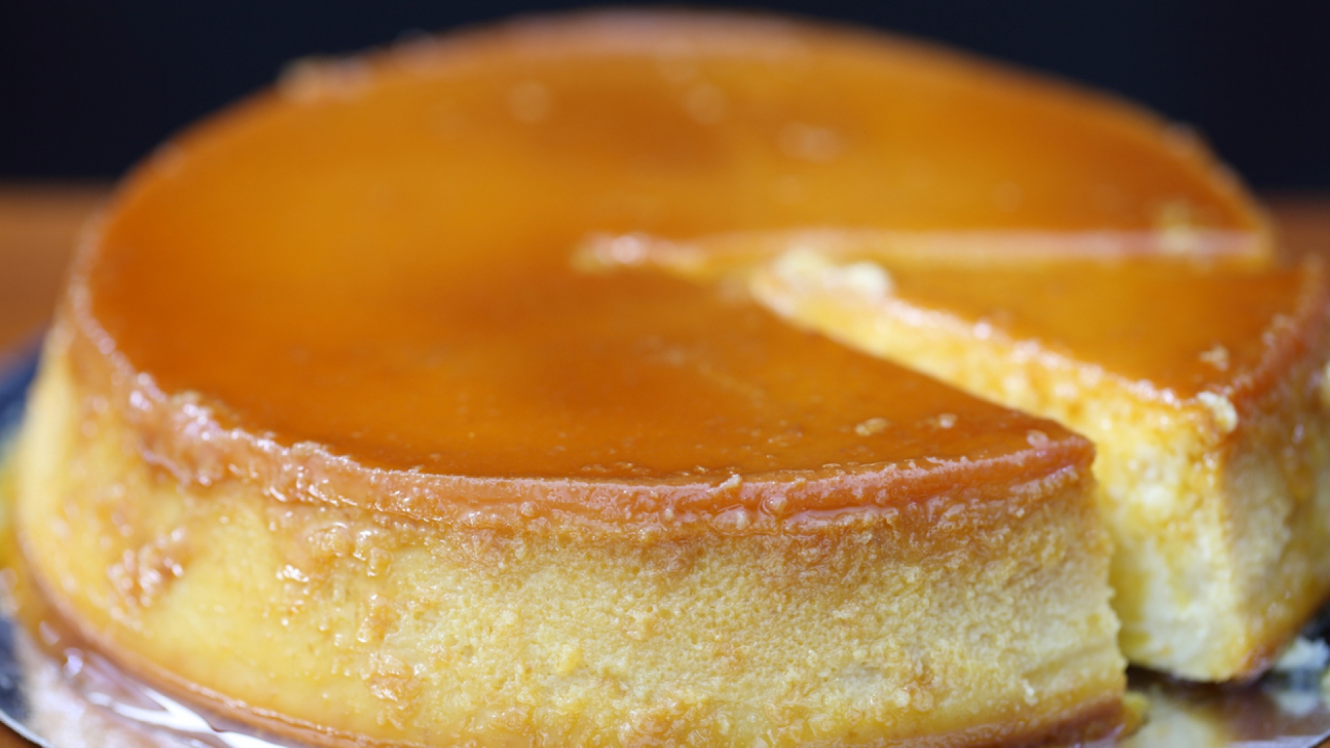 Aprende cómo hacer flan napolitano, el clásico postre que no sabe fallar