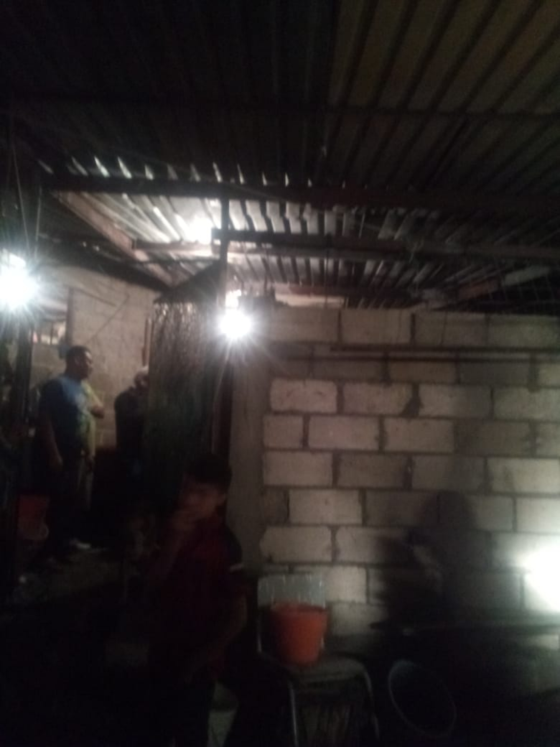 Vecinos de Patios de la Estación sofocaron incendio en una vivienda