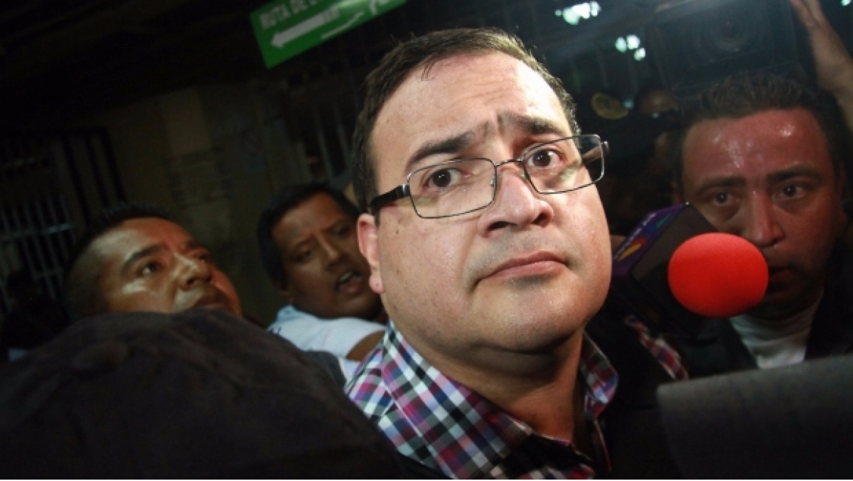 Javier Duarte recibe zape e insultos en Guatemala