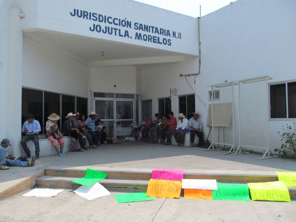 Vecinos de Tlaquiltenango mantienen tomada la jurisdicción sanitaria dos de Jojutla
