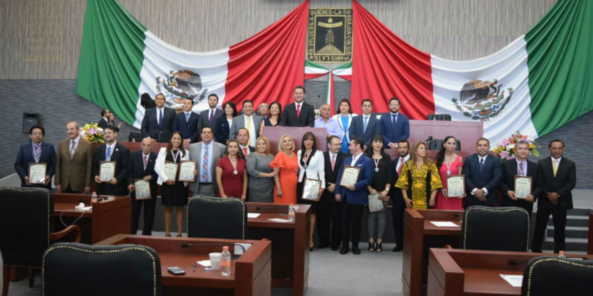 Entregan 'Premio Estatal de Abogados Antonio Díaz Soto y Gama' en el Congreso local