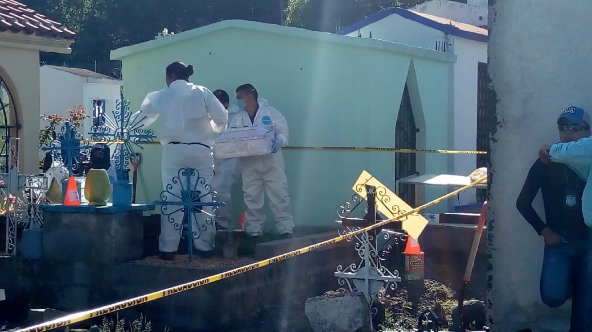 Exhuman cuerpo de neonato fallecido en el hospital Parres