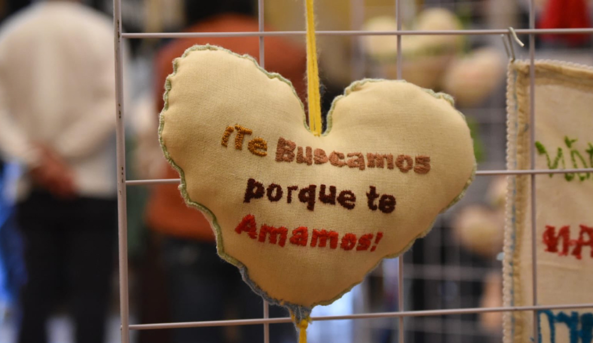'Tejer memoria', un homenaje a la lucha por encontrar a los desaparecidos