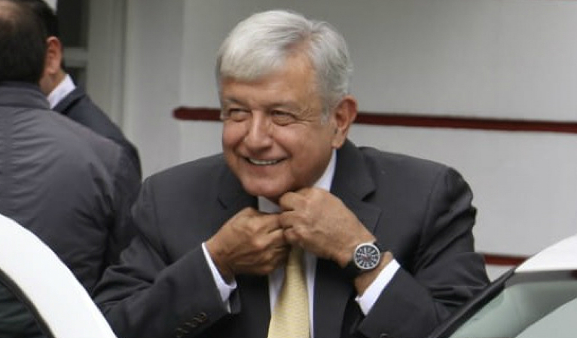 Ahora sí, ningún servidor público ganará más que AMLO