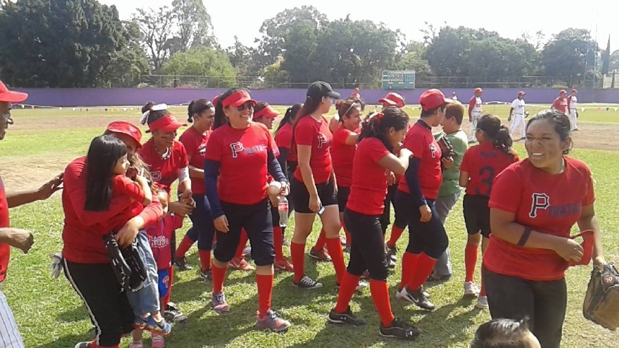 Piratas, reinas del softbol