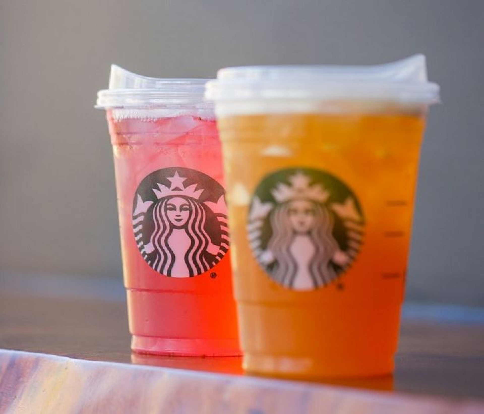 Así serán las nuevas bebidas Starbucks sin popotes de plástico