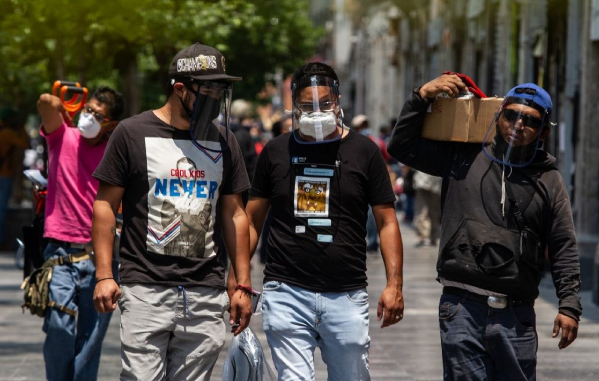 Se 'apachurra' el ánimo de los mexicanos por el aislamiento