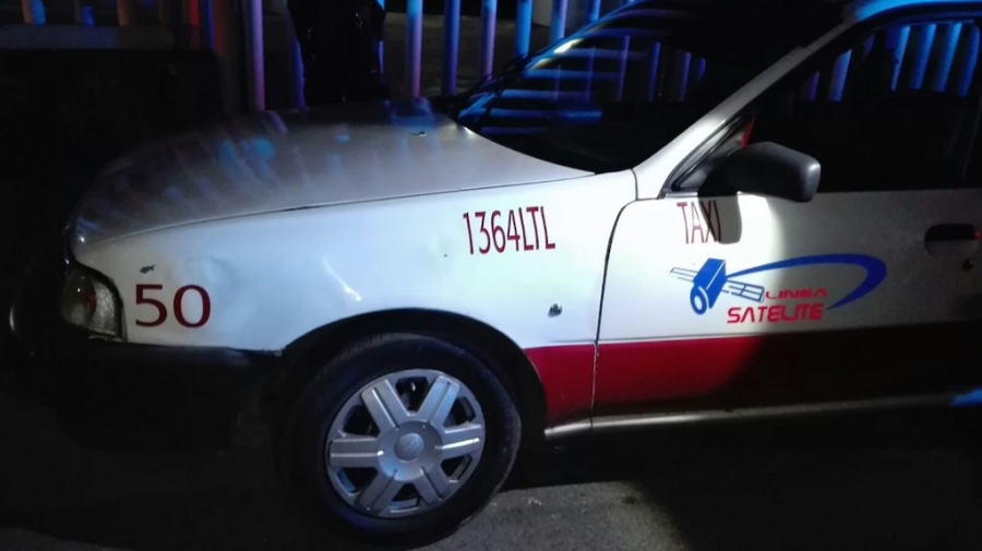 Fueron aprehendidos tras haber despojado a un taxista de su auto