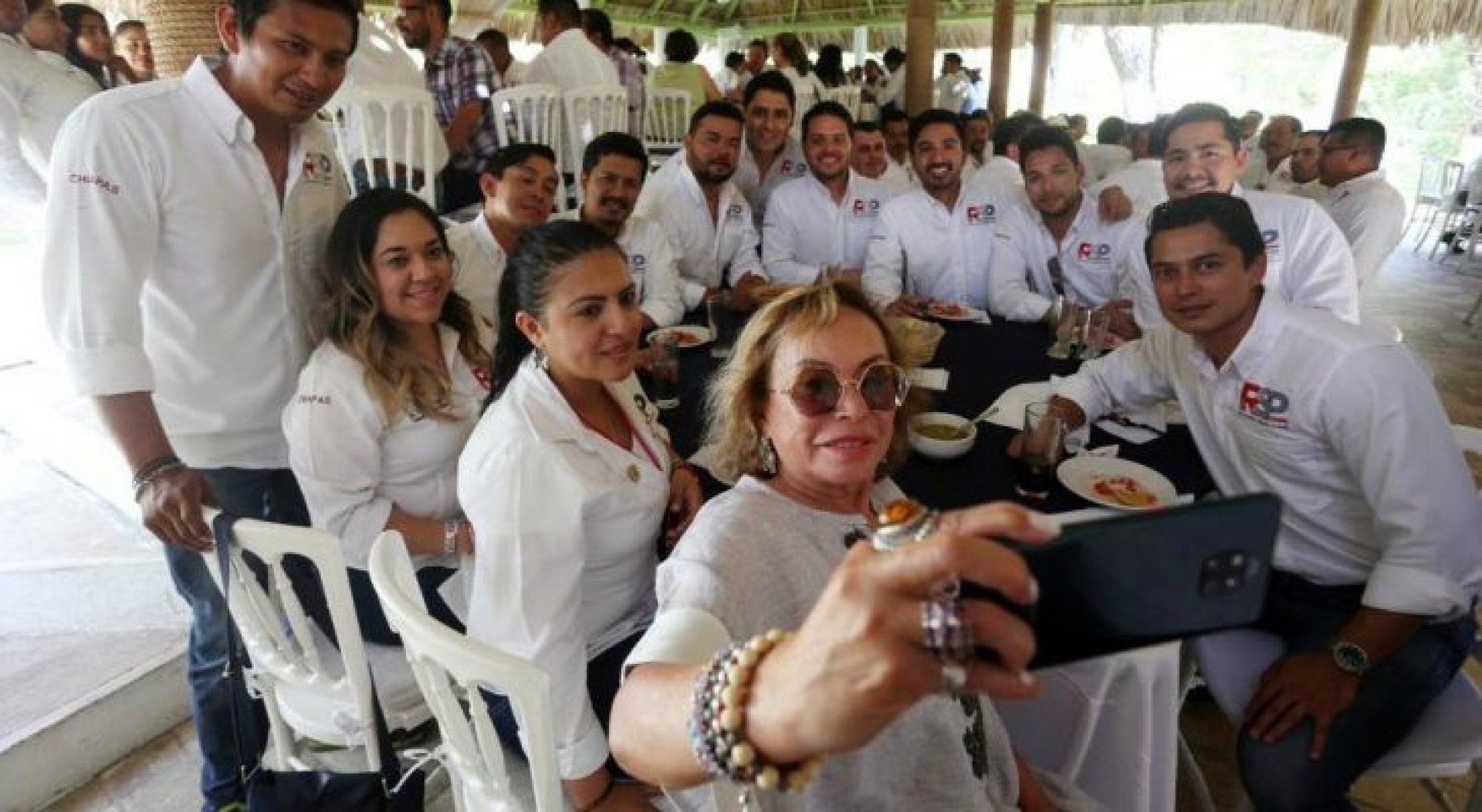 Reaparece Elba Esther Gordillo en Chiapas apoyando la creación de otro nuevo partido político