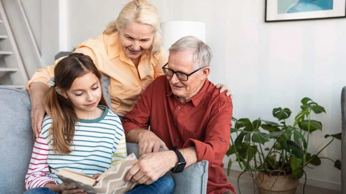 5 formas en las que la sabiduría de la abuela ayudará al desarrollo de tus hijos