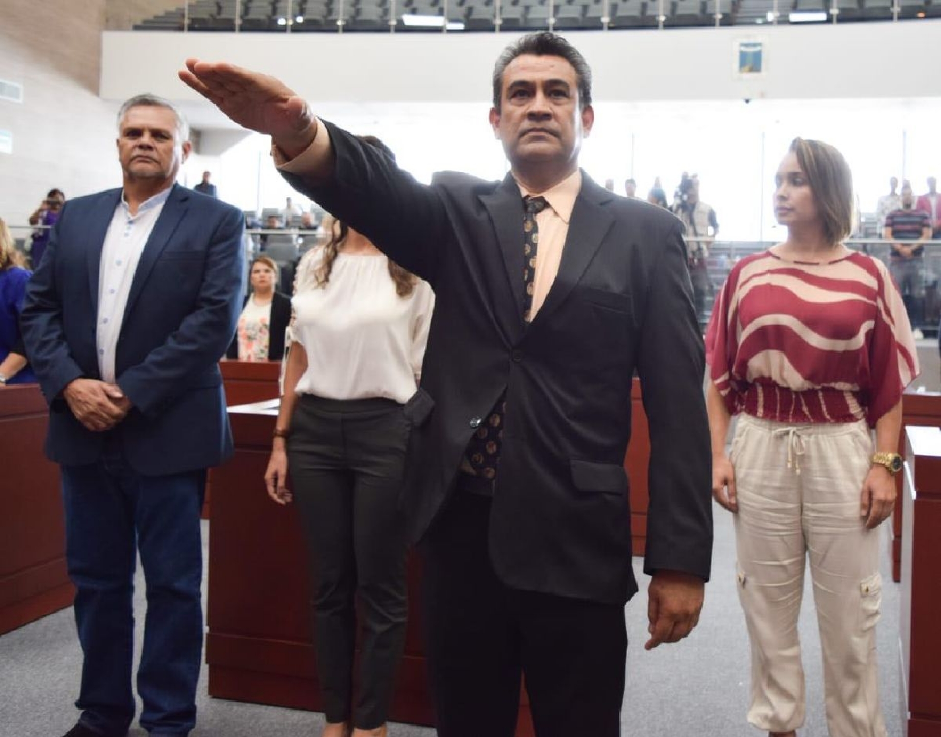 Busca Congreso local que el INEE no aplique examen a maestros