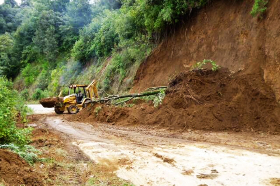 Deslave en Ocuituco bloqueó una carretera