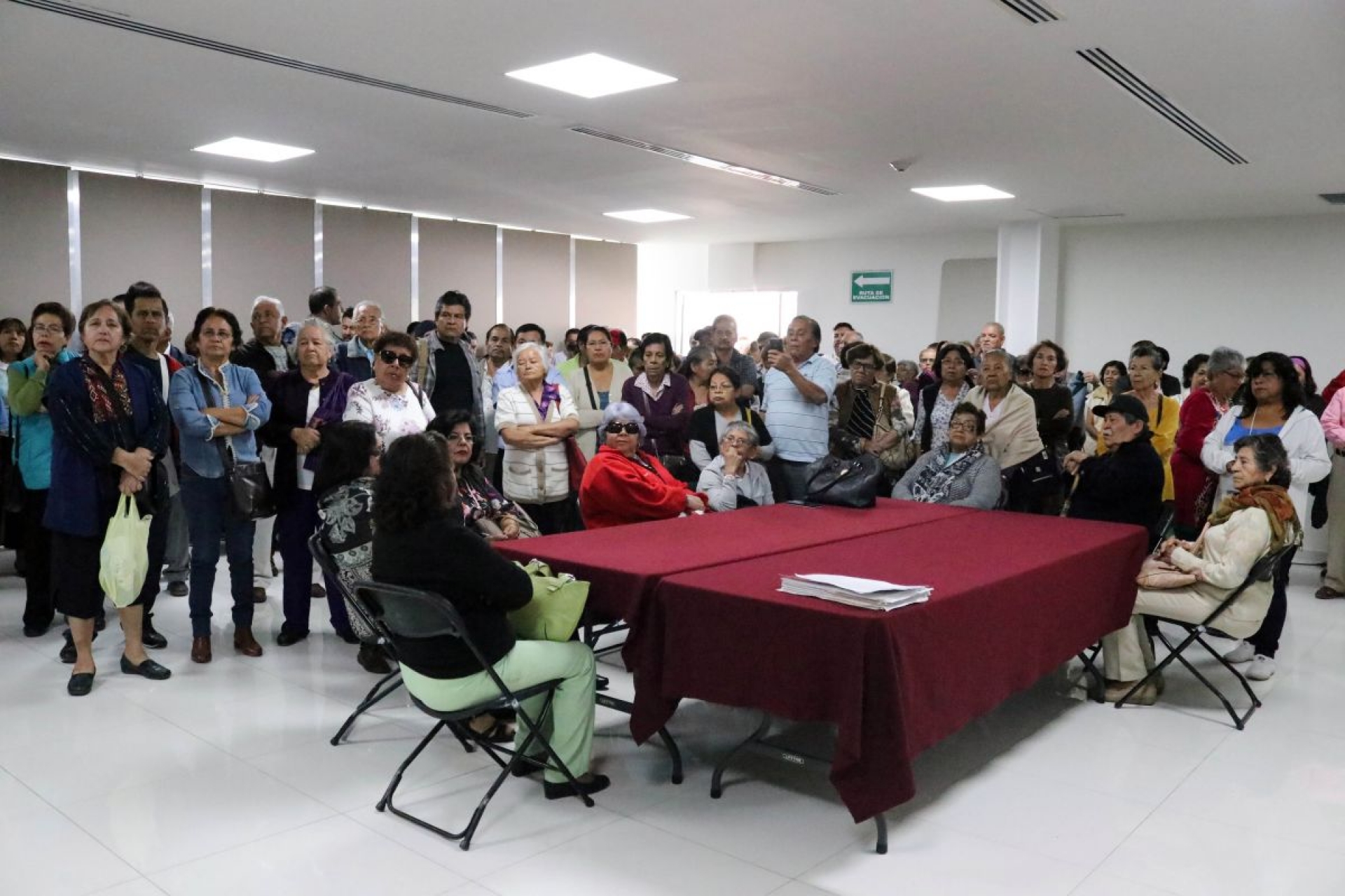 Infructuosa protesta de docentes jubilados en el Congreso