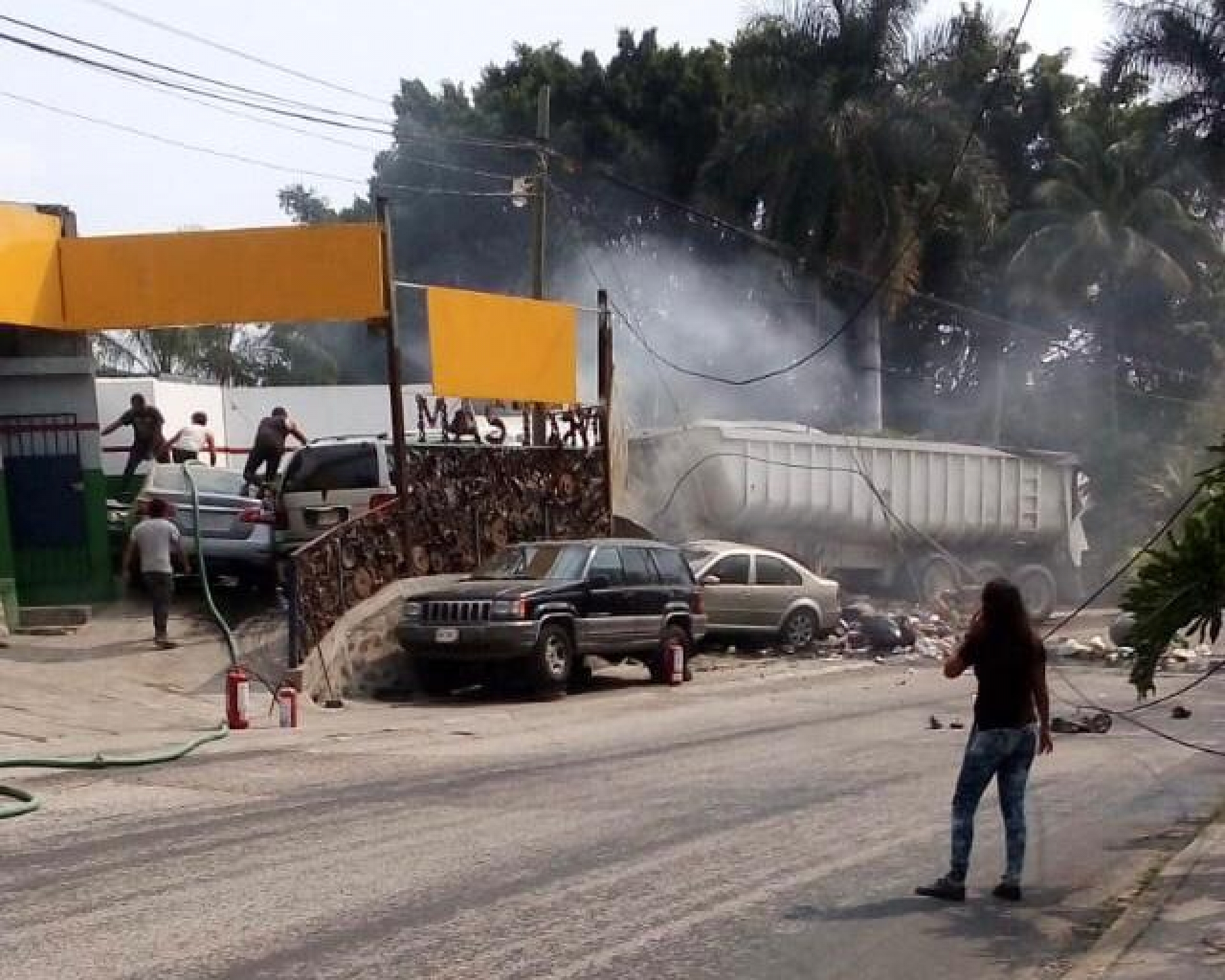 Dos muertos y once heridos, tras accidente de tráiler en la carretera Cocoyoc-Oaxtepec