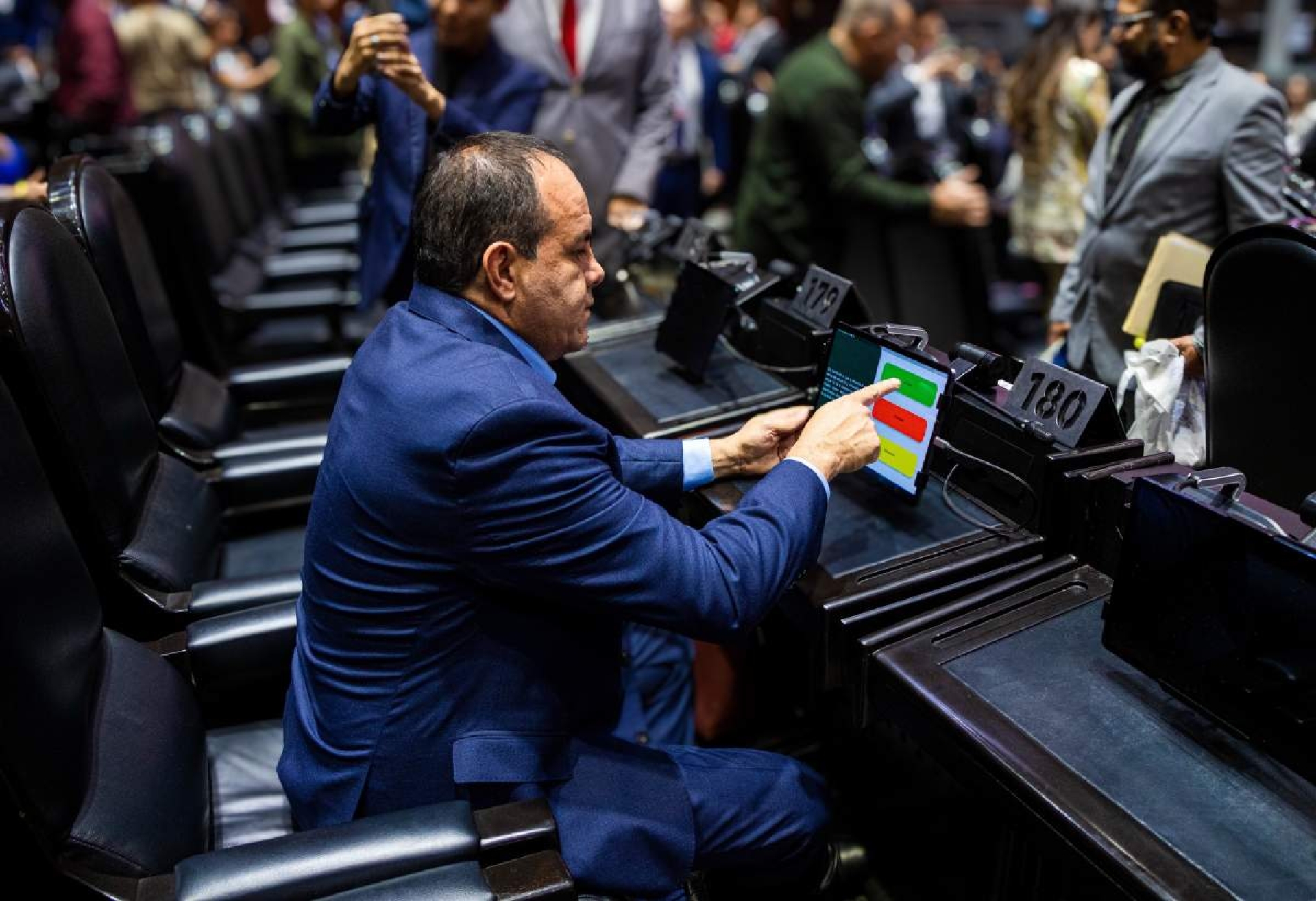Desechan solicitud de desafuero de Cuauhtémoc Blanco