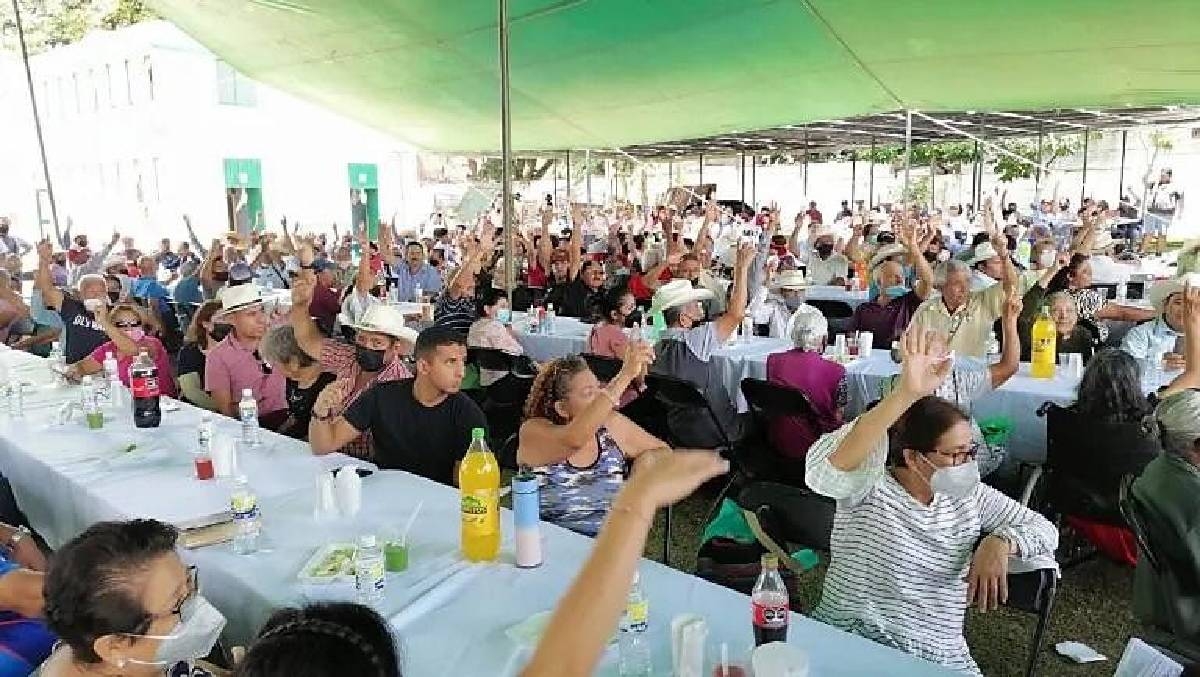 Rechazan ejidatarios resolución del TUA y se van al amparo