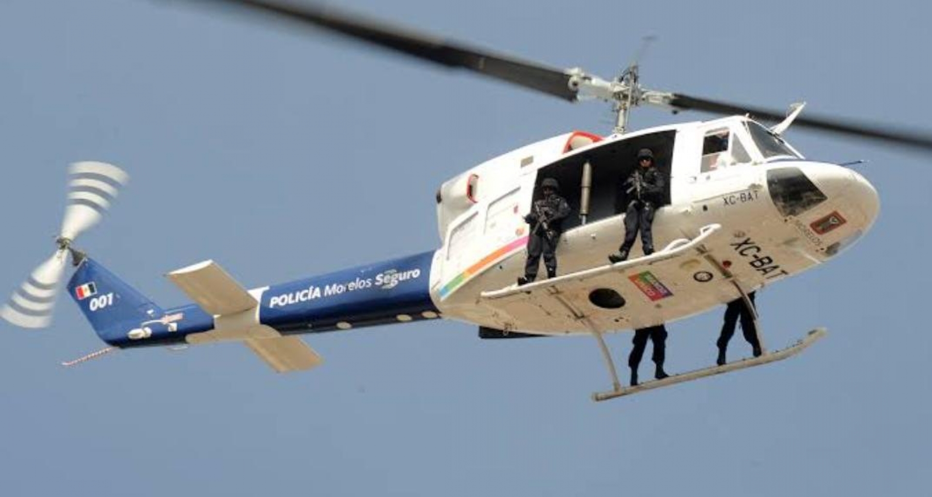 Atacan helicóptero de la CES; un policía herido