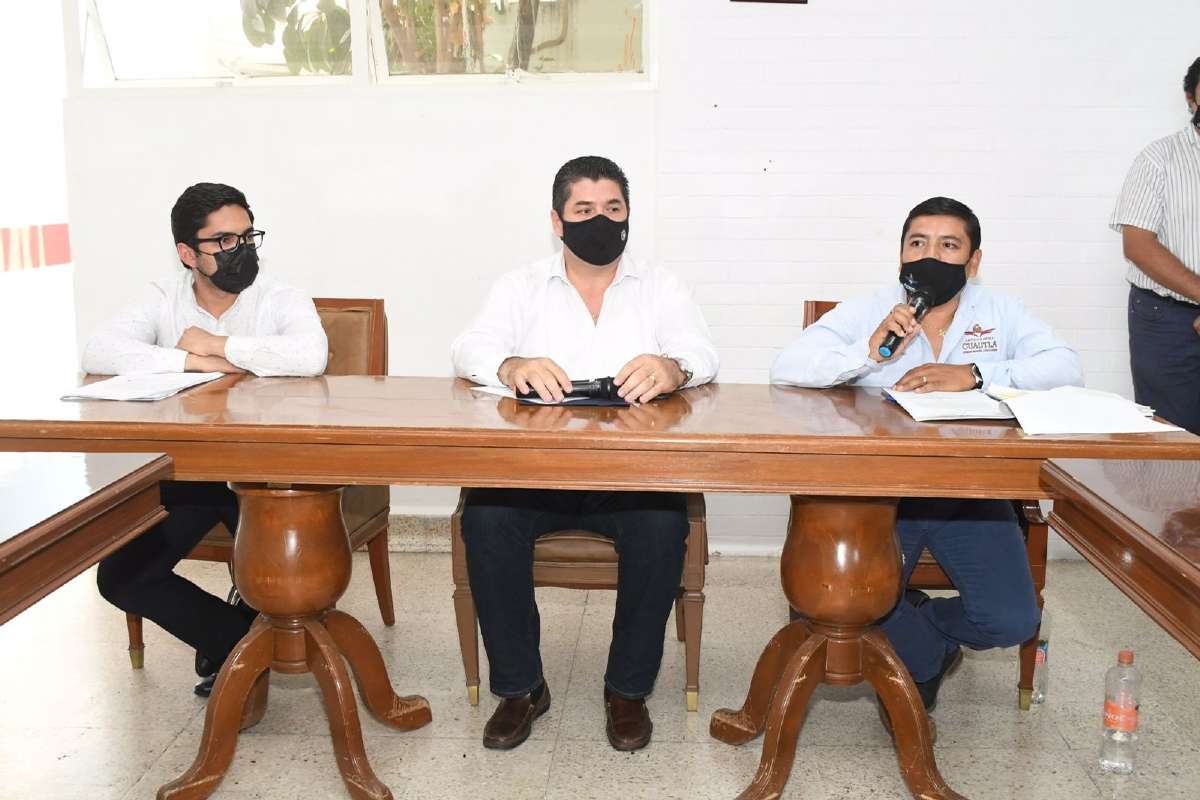 Niega Ayuntamiento de Cuautla retiro ilegal de lonas políticas