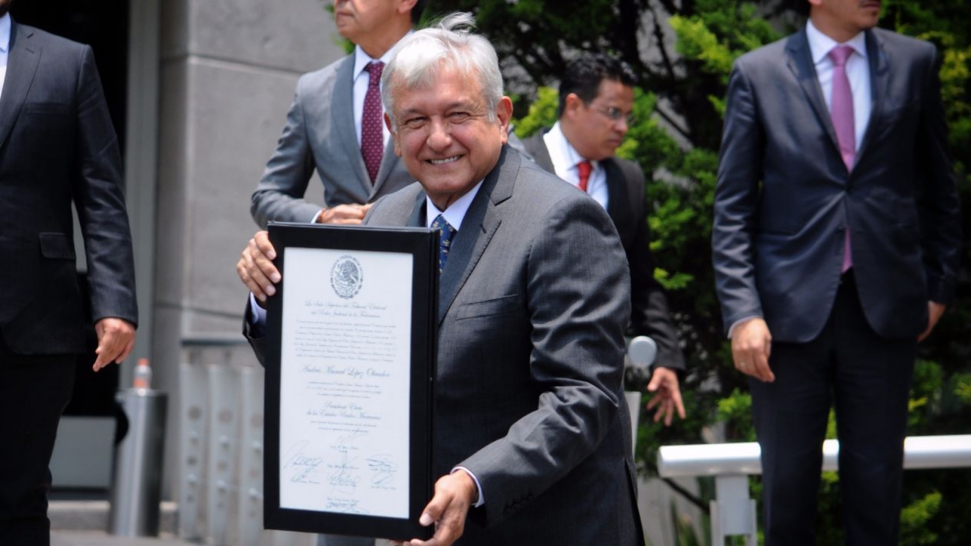 10 frases del primer discurso de AMLO como presidente electo