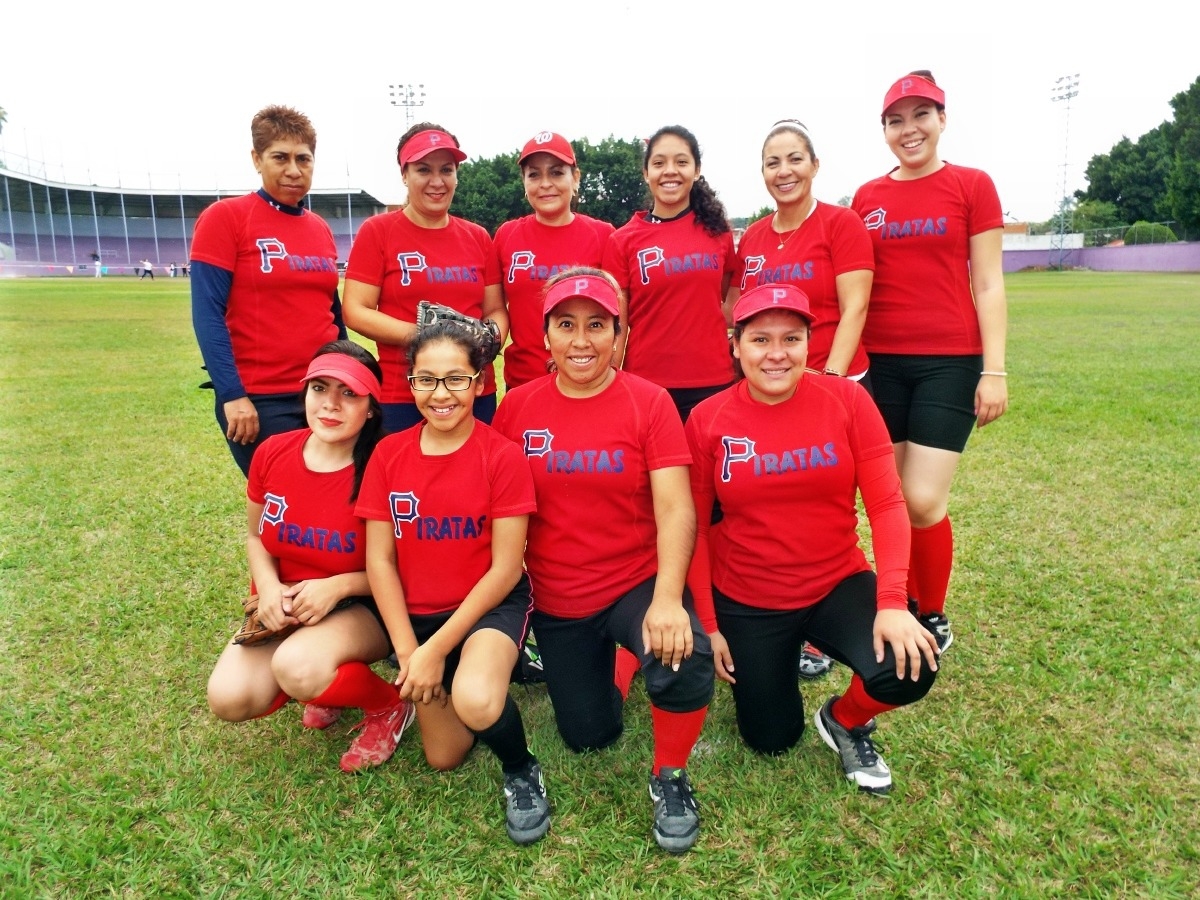 Se enfilan a playoffs en el softbol