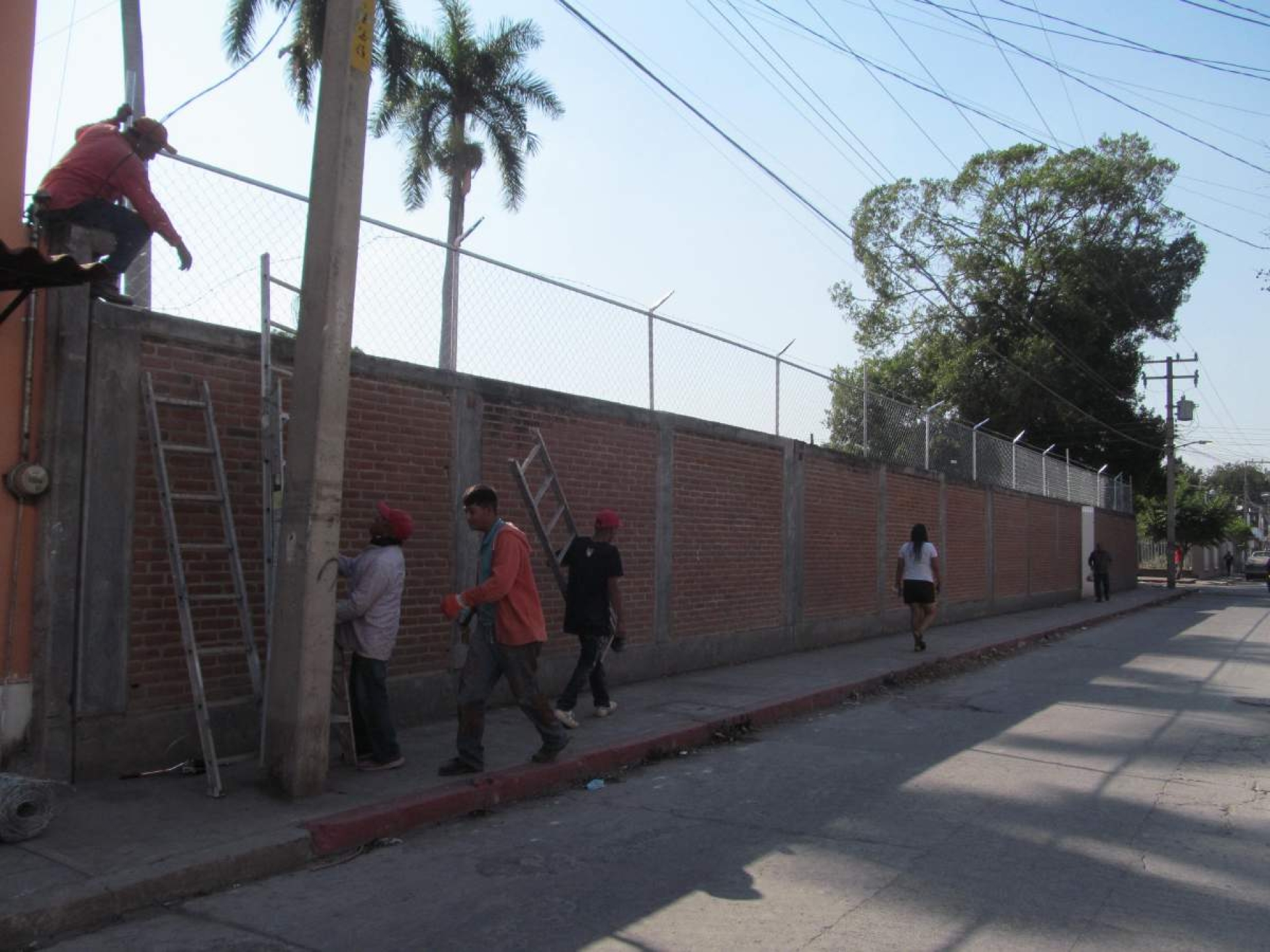 Colocan malla perimetral en primaria de Jojutla