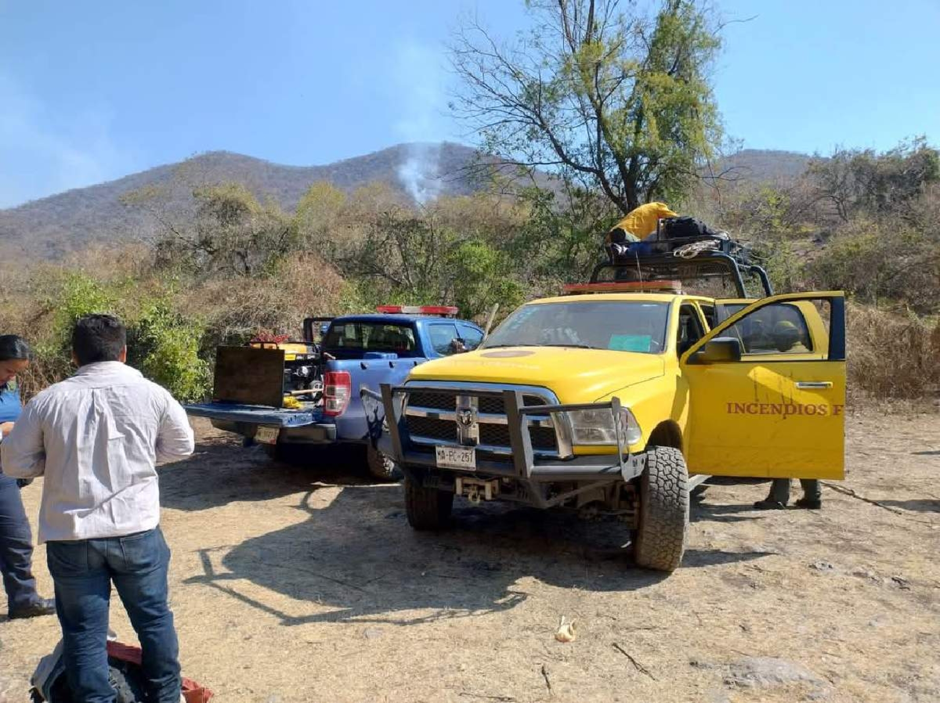 Incendio afecta cerro en Miacatlán