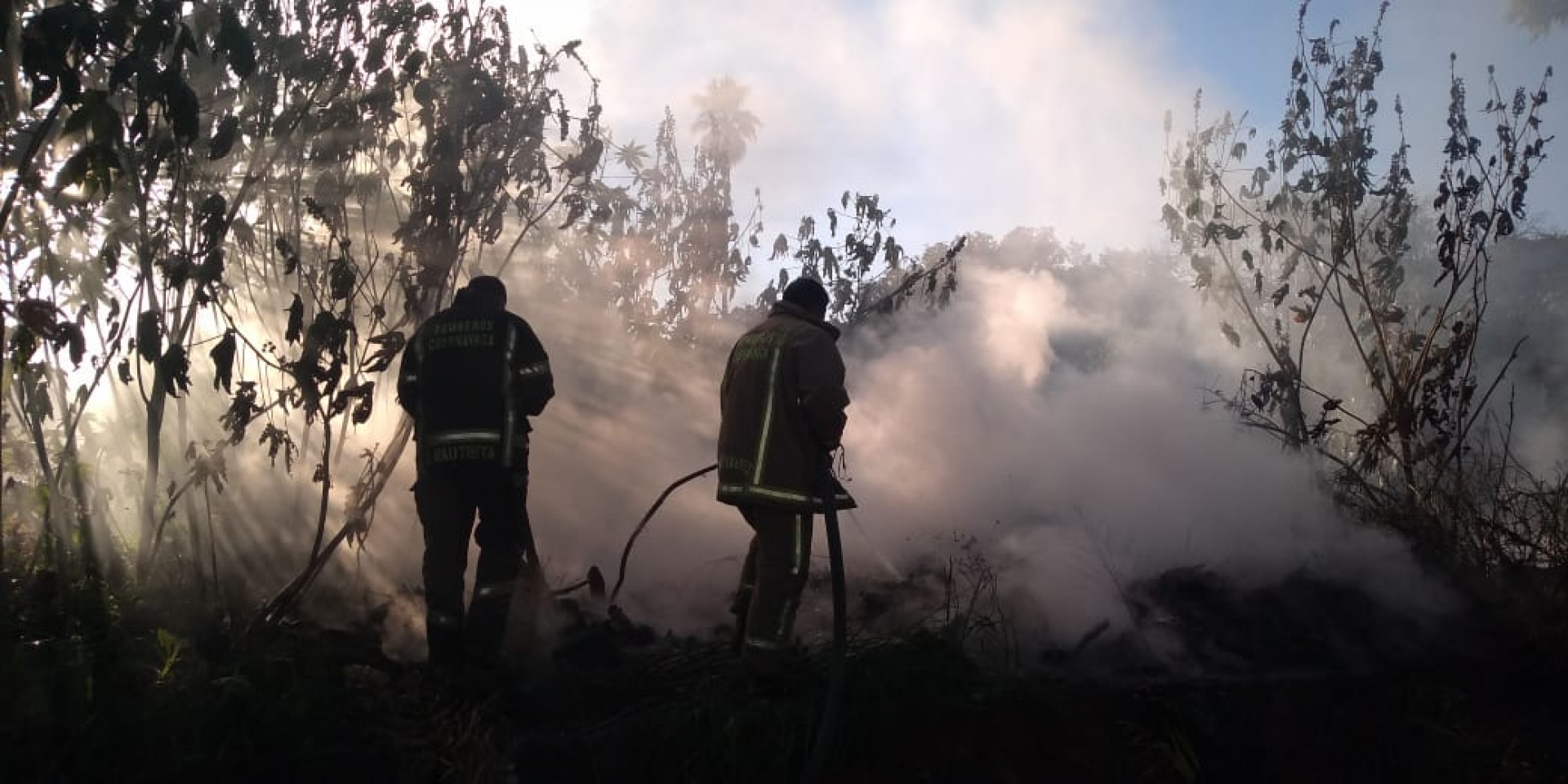 Sofocan bomberos cinco incendios en diferentes colonias de Cuernavaca