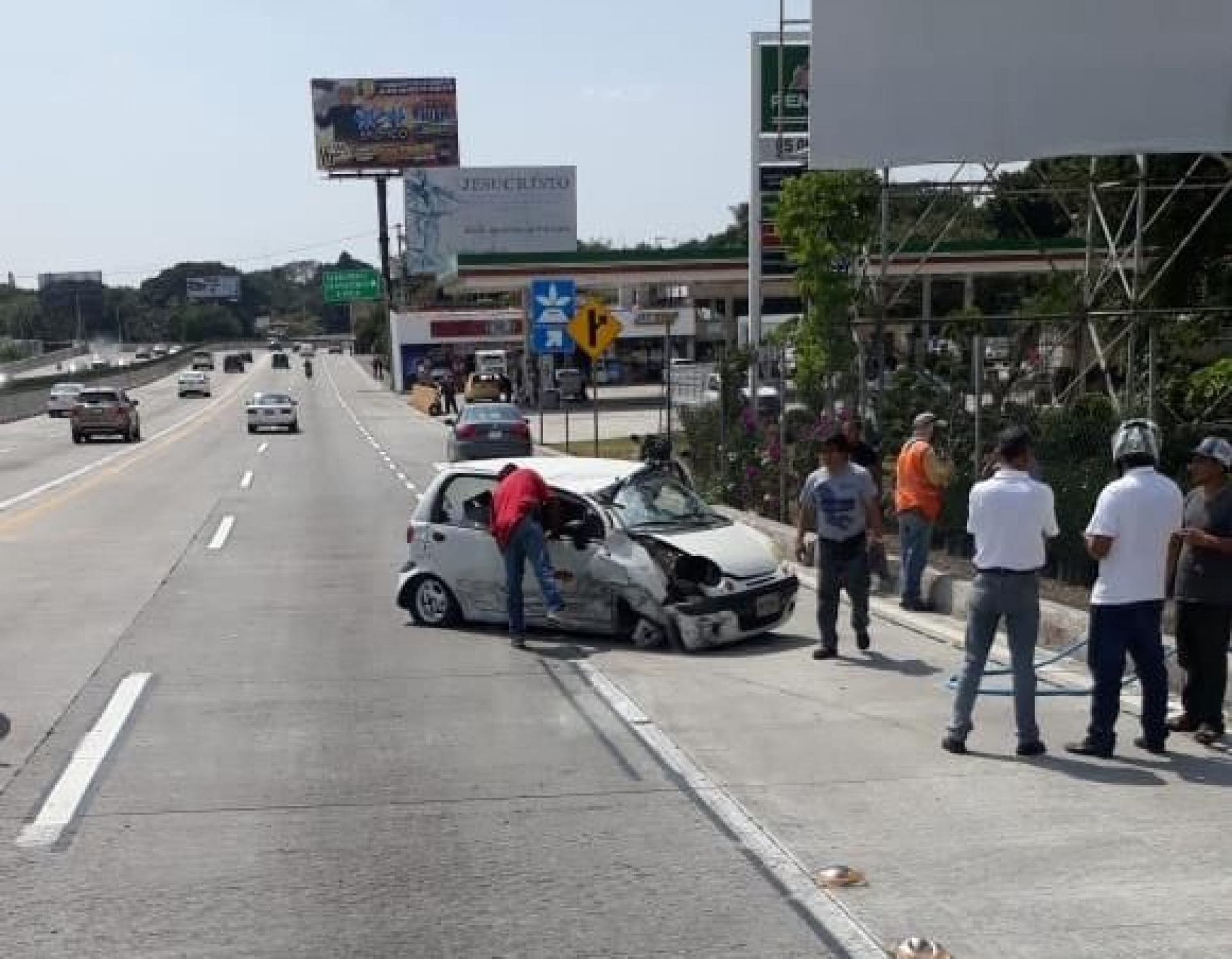 Un automovilista sufrió un accidente en el paso exprés