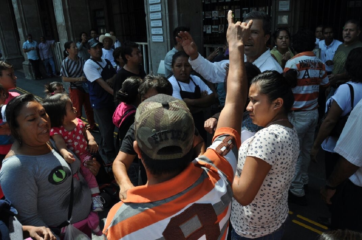 Se registra conato de violencia entre comerciantes ambulantes en Plaza de Armas