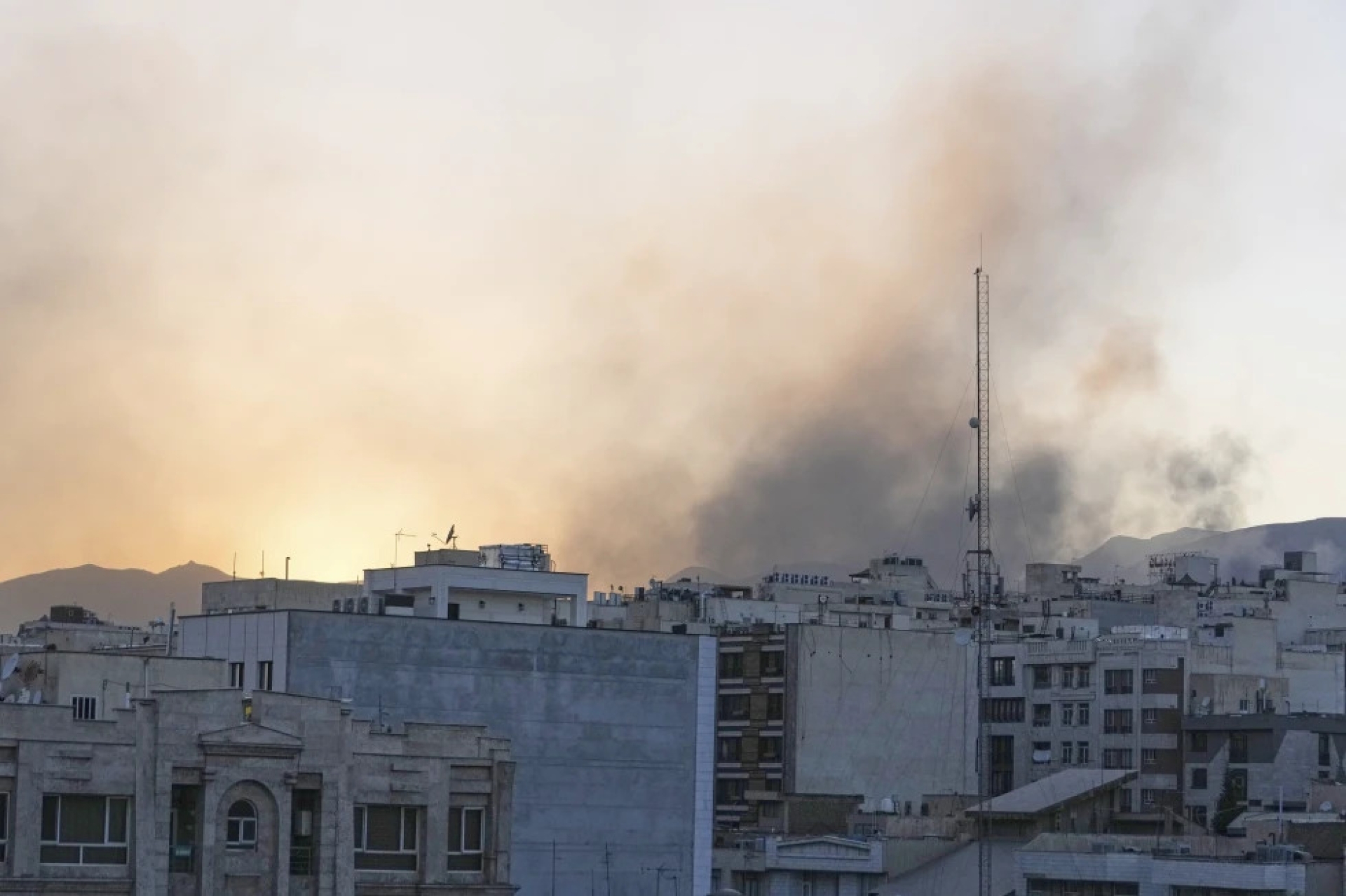Irán se queda sin internet tras bombardeos israelíes