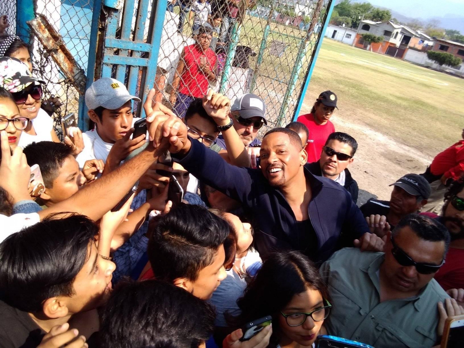 Will Smith estuvo en Yautepec, grabó y se detuvo para saludar a la gente